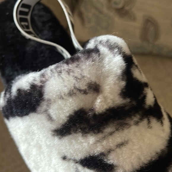 NEW UGG DISCO SLIDE.  (Without box) - Picture 10 of 10